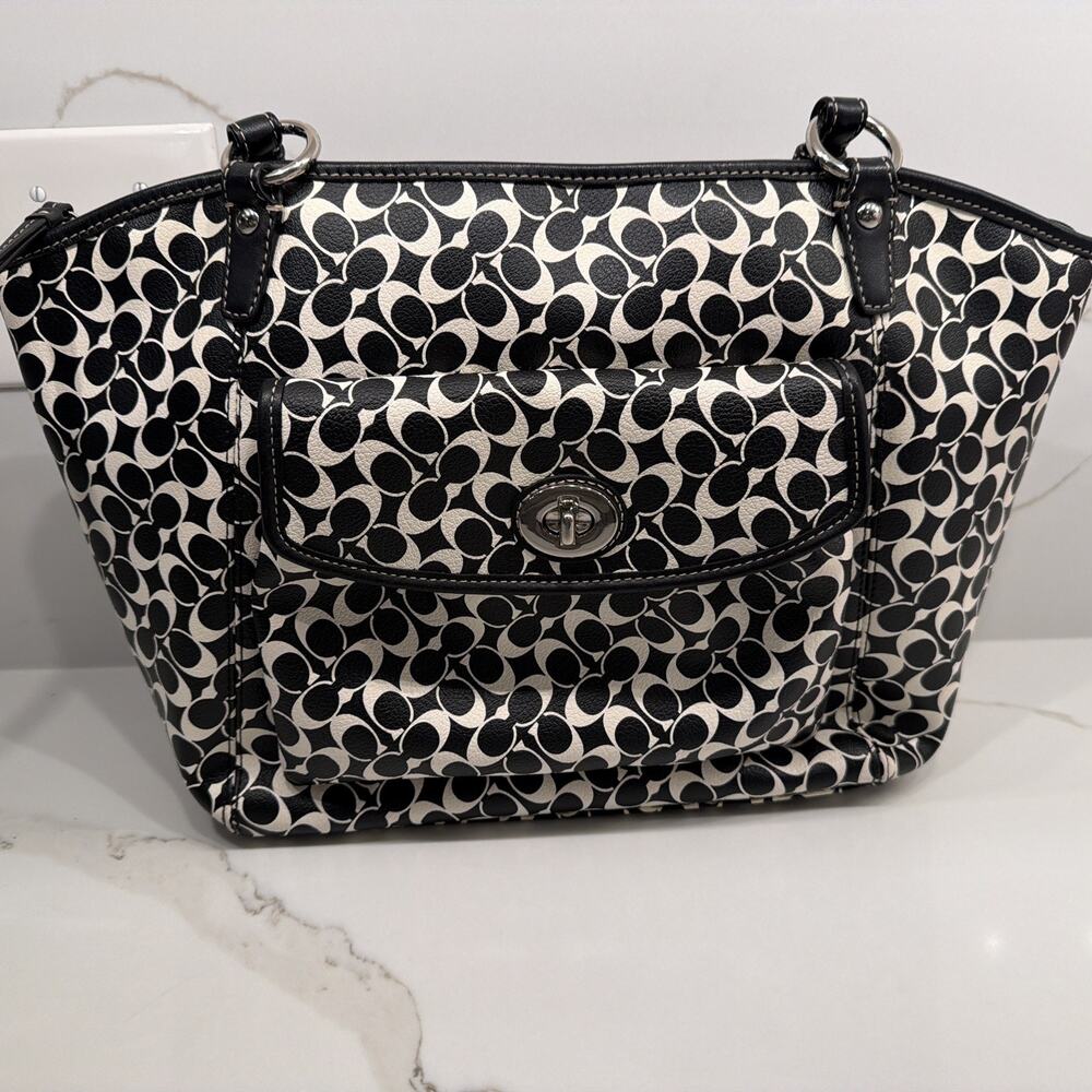VTG Coach Chelsea Leah Signature Turn Lock Tote C Monogram Black Ivory